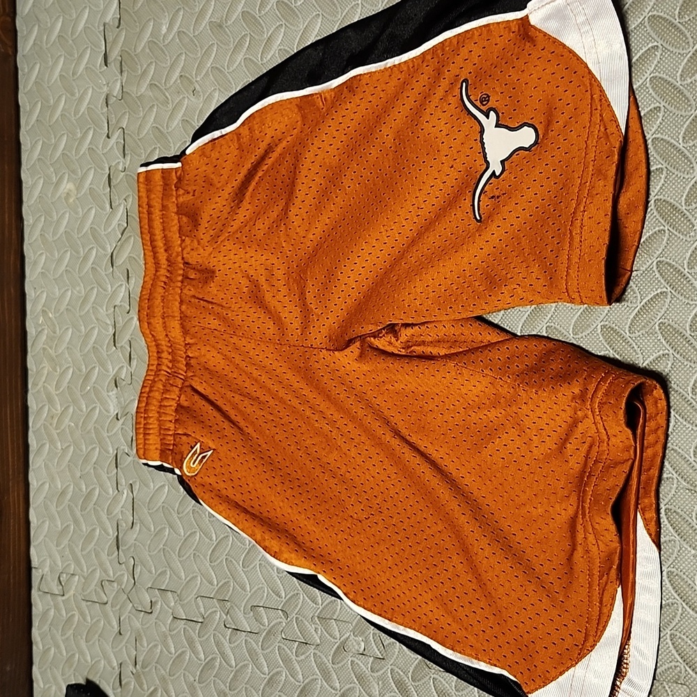 Colosseum Athletics NCAA Texas Longhorns Boy's Athletic Gym Shorts, S (8-10)